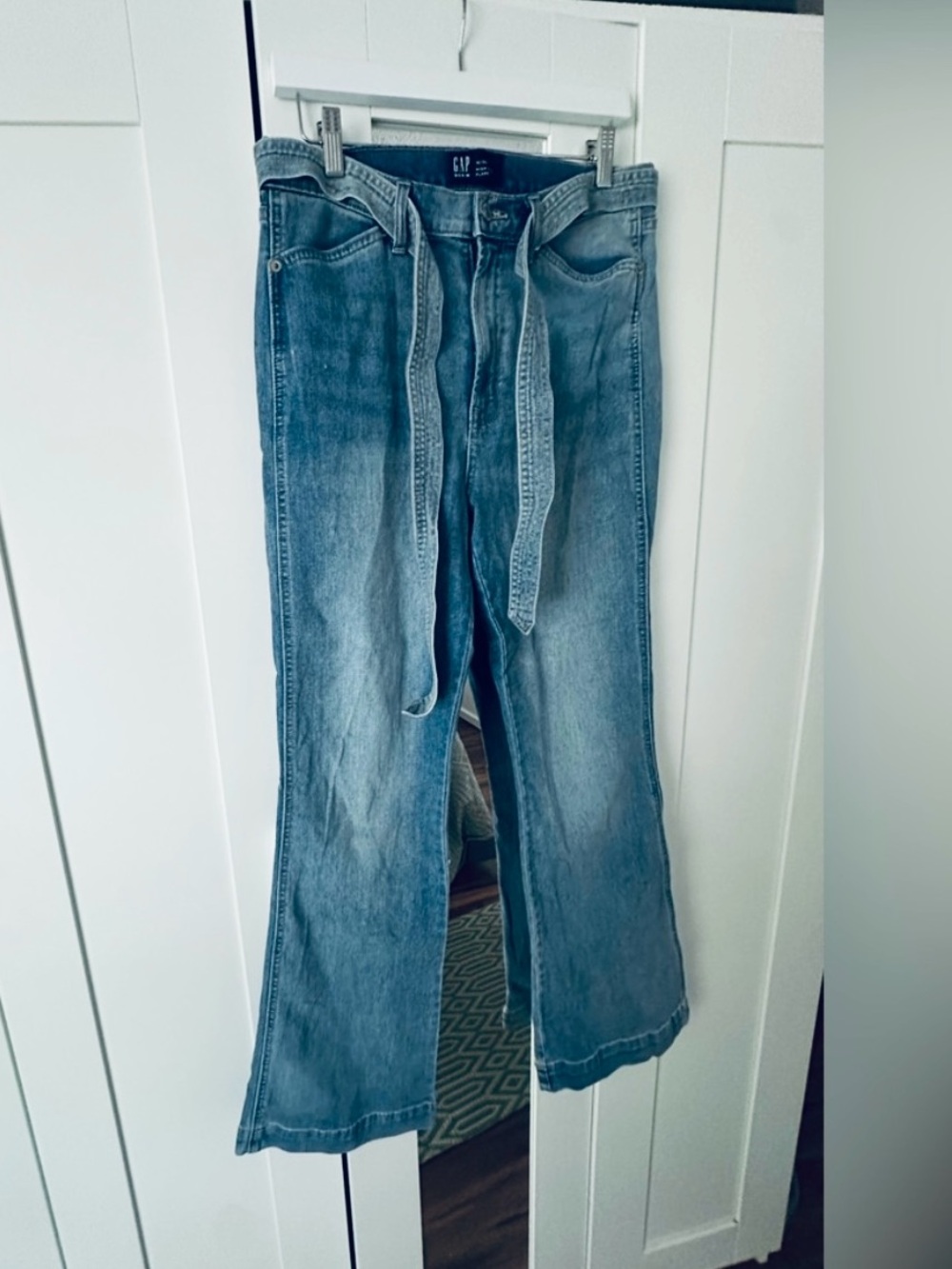 GAP Women's High Rise Flare Light Katie Blue Jeans with Belt Tie 10/30